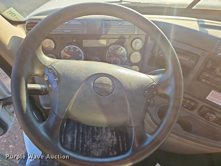 image for item NZ9119 2016 Freightliner Cascadia Evolution  semi truck