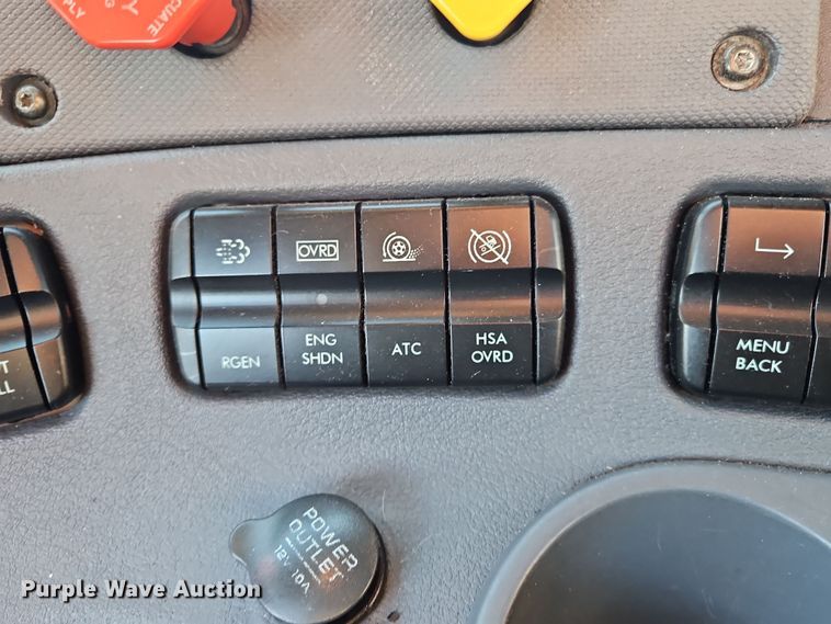 image for item NZ9119 2016 Freightliner Cascadia Evolution  semi truck