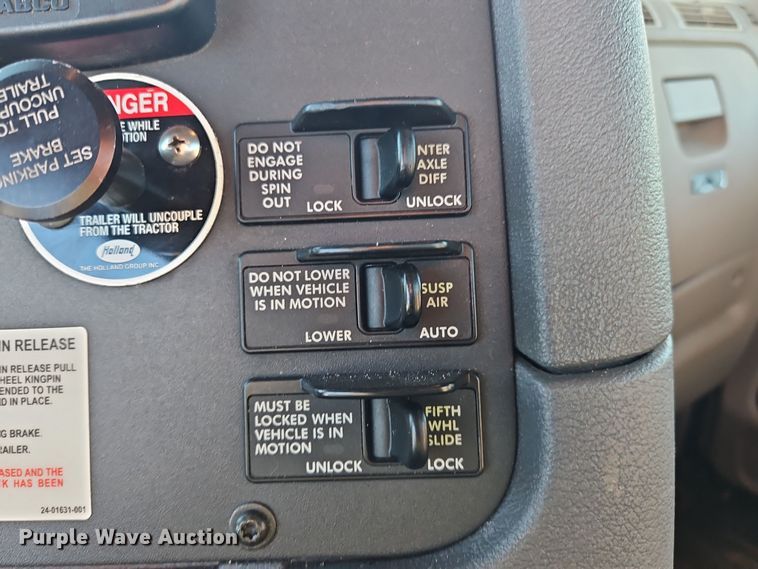 image for item NZ9119 2016 Freightliner Cascadia Evolution  semi truck