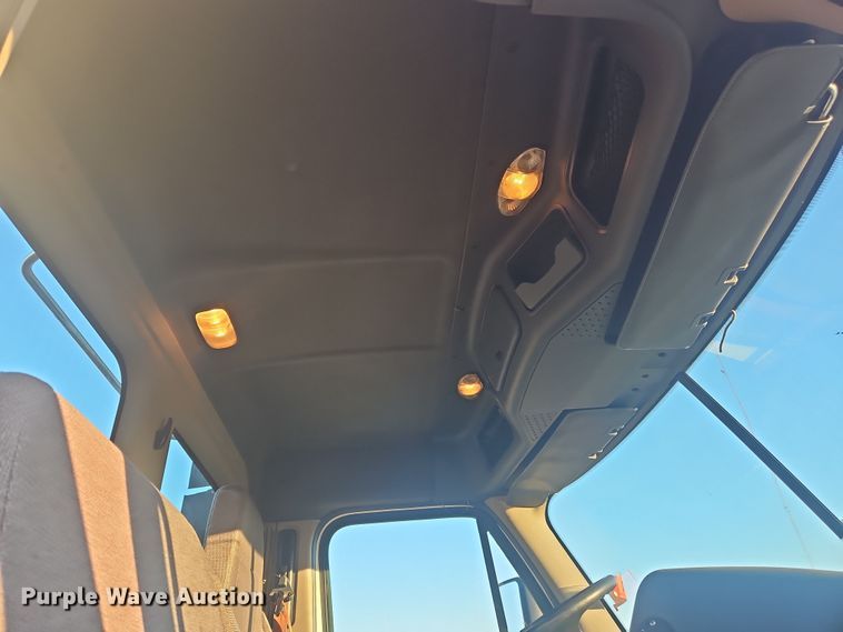 image for item NZ9119 2016 Freightliner Cascadia Evolution  semi truck