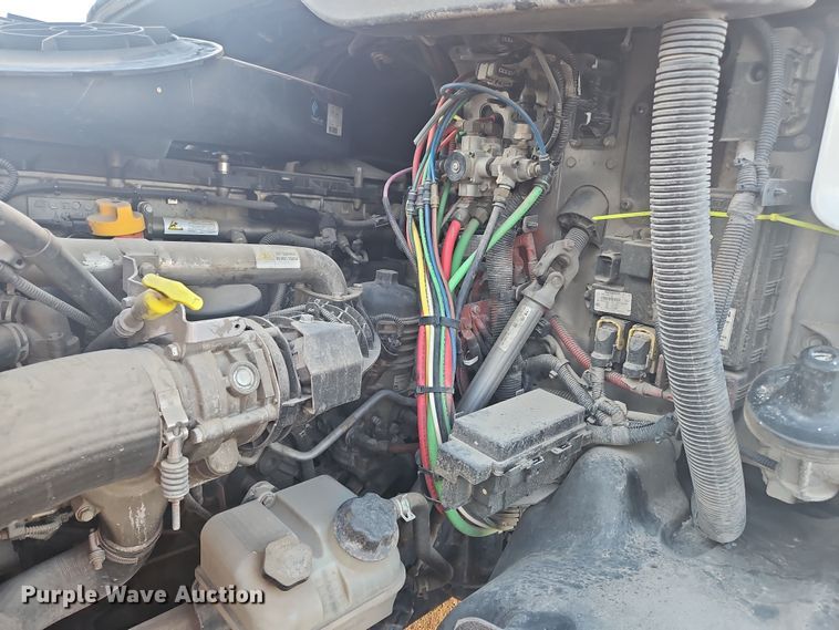 image for item NZ9119 2016 Freightliner Cascadia Evolution  semi truck