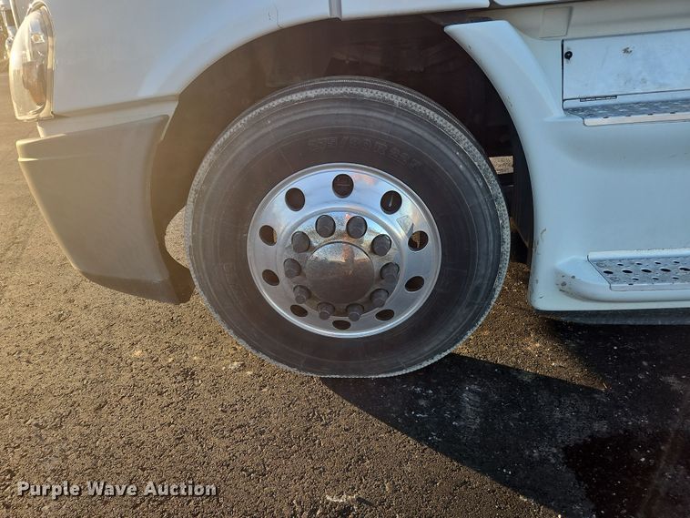 image for item NZ9119 2016 Freightliner Cascadia Evolution  semi truck