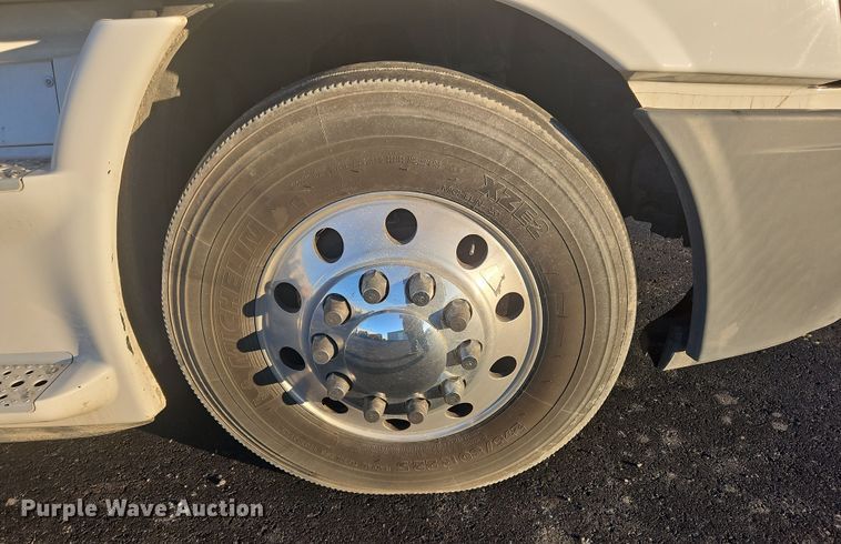 image for item NZ9119 2016 Freightliner Cascadia Evolution  semi truck