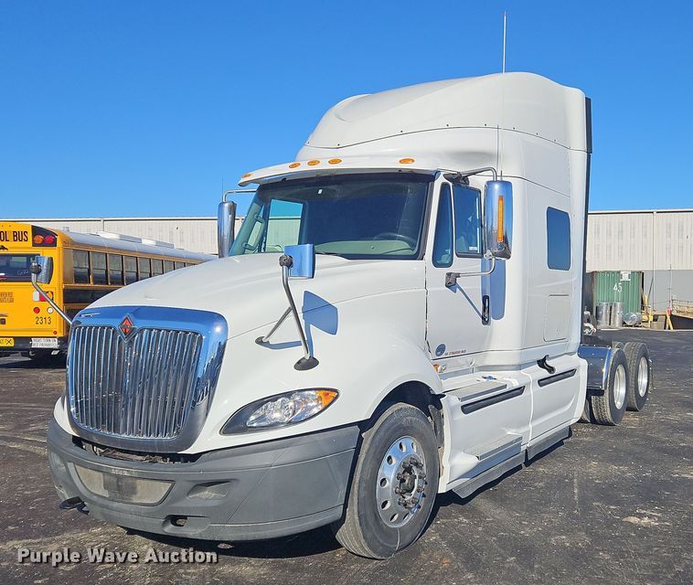 image for item NZ9120 2016 International ProStar  semi truck