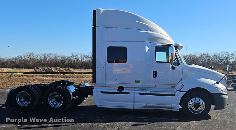 image for item NZ9120 2016 International ProStar  semi truck