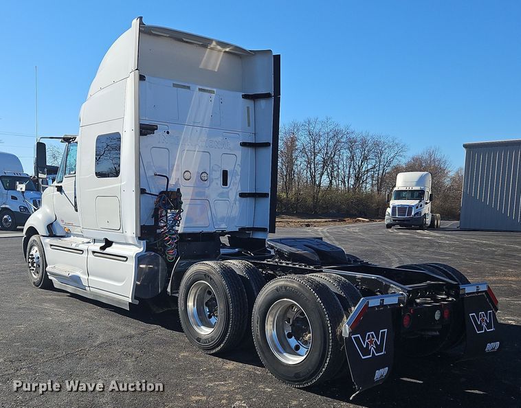 image for item NZ9120 2016 International ProStar  semi truck