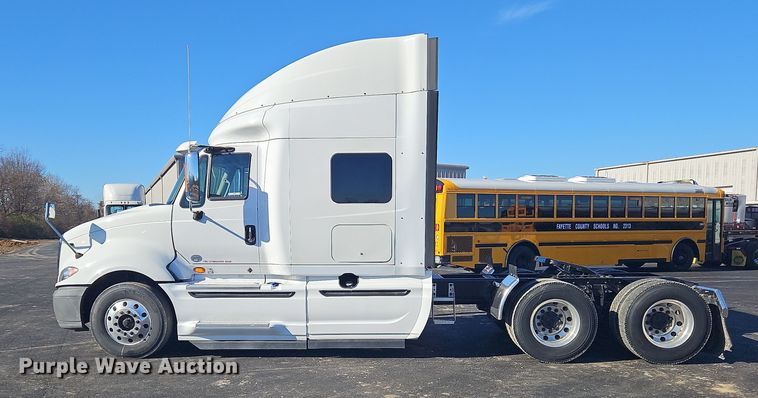 image for item NZ9120 2016 International ProStar  semi truck