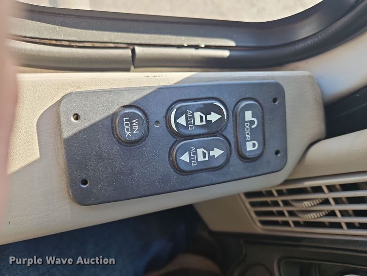 image for item NZ9120 2016 International ProStar  semi truck