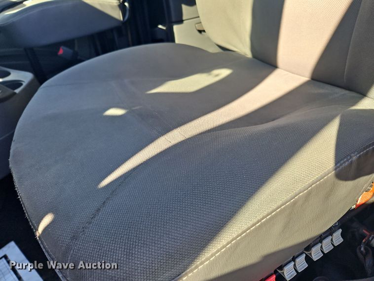 image for item NZ9120 2016 International ProStar  semi truck