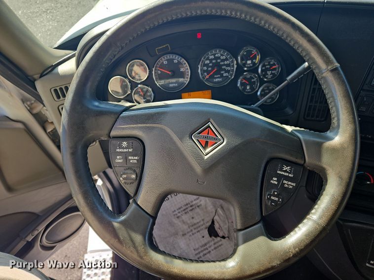 image for item NZ9120 2016 International ProStar  semi truck