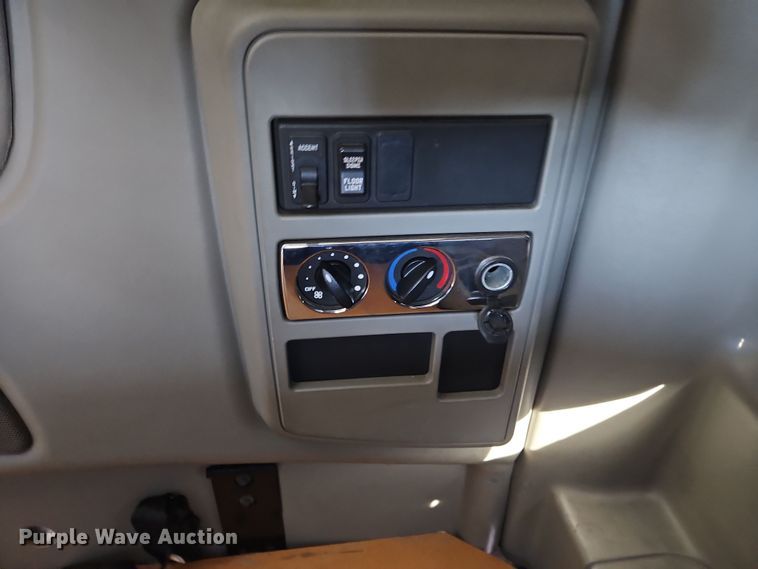 image for item NZ9120 2016 International ProStar  semi truck