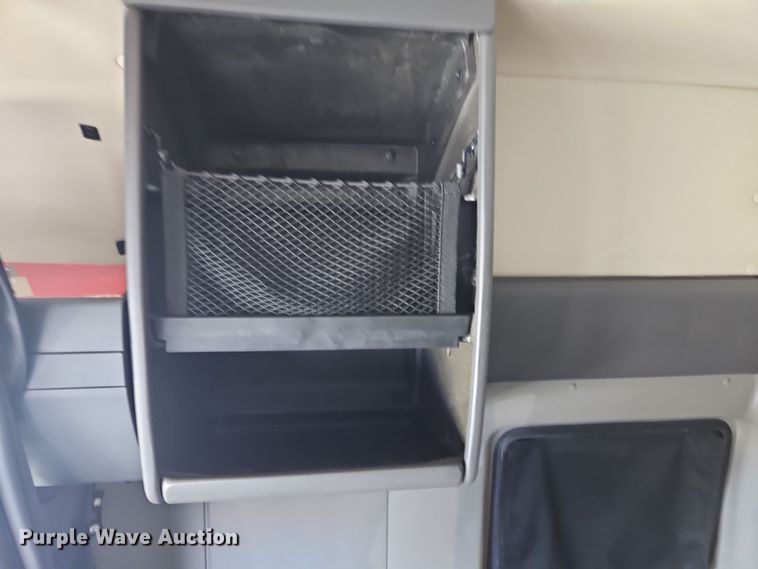 image for item NZ9120 2016 International ProStar  semi truck