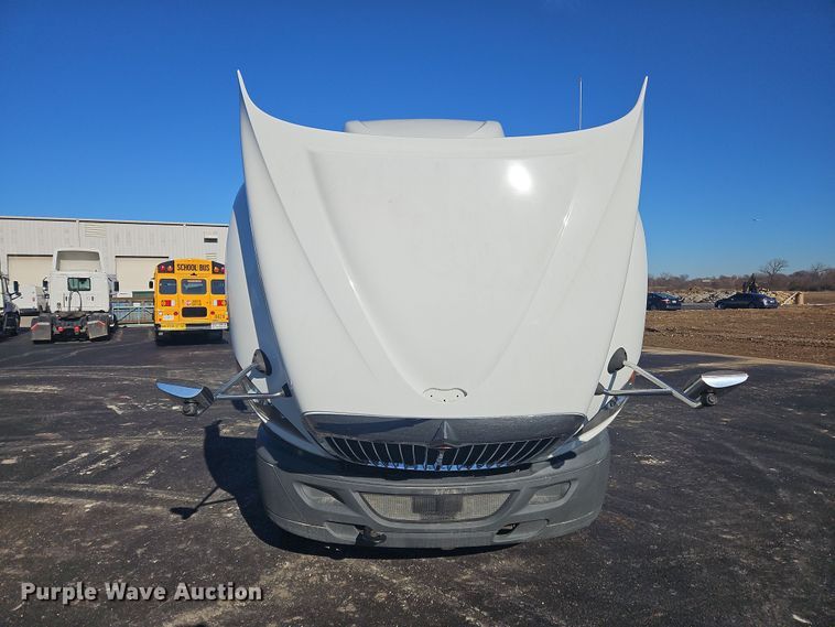 image for item NZ9120 2016 International ProStar  semi truck