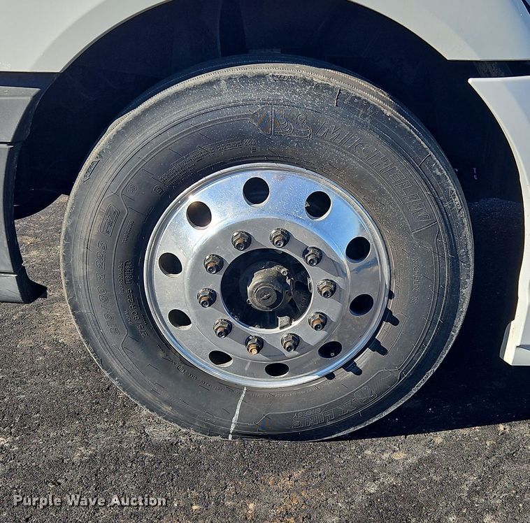 image for item NZ9120 2016 International ProStar  semi truck