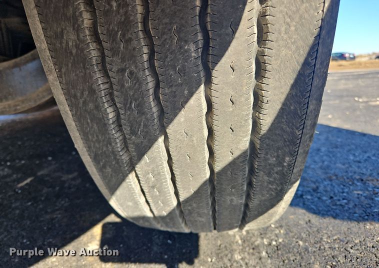 image for item NZ9120 2016 International ProStar  semi truck