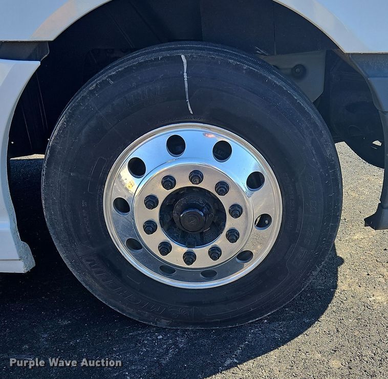 image for item NZ9120 2016 International ProStar  semi truck