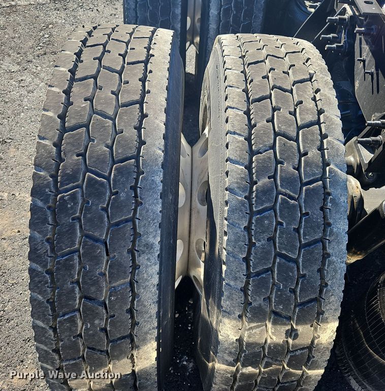 image for item NZ9120 2016 International ProStar  semi truck