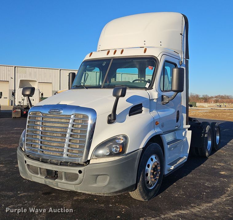 image for item NZ9121 2016 Freightliner Cascadia Evolution  semi truck