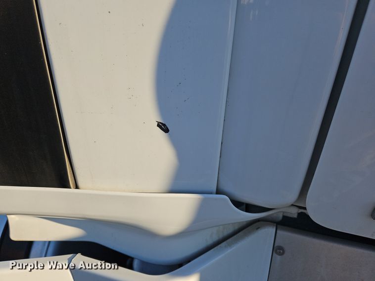 image for item NZ9121 2016 Freightliner Cascadia Evolution  semi truck