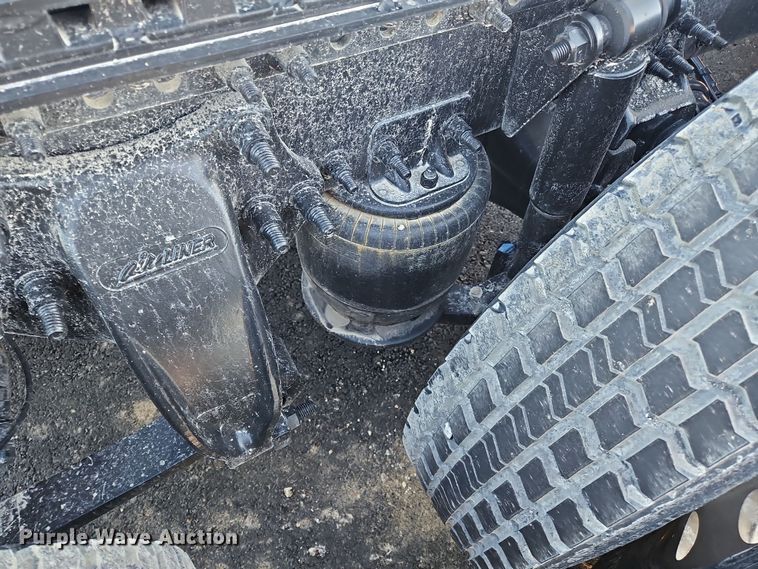 image for item NZ9121 2016 Freightliner Cascadia Evolution  semi truck