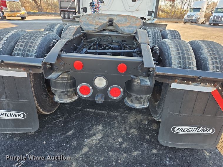 image for item NZ9121 2016 Freightliner Cascadia Evolution  semi truck