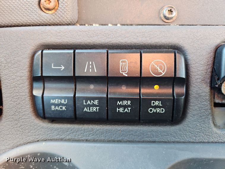 image for item NZ9121 2016 Freightliner Cascadia Evolution  semi truck