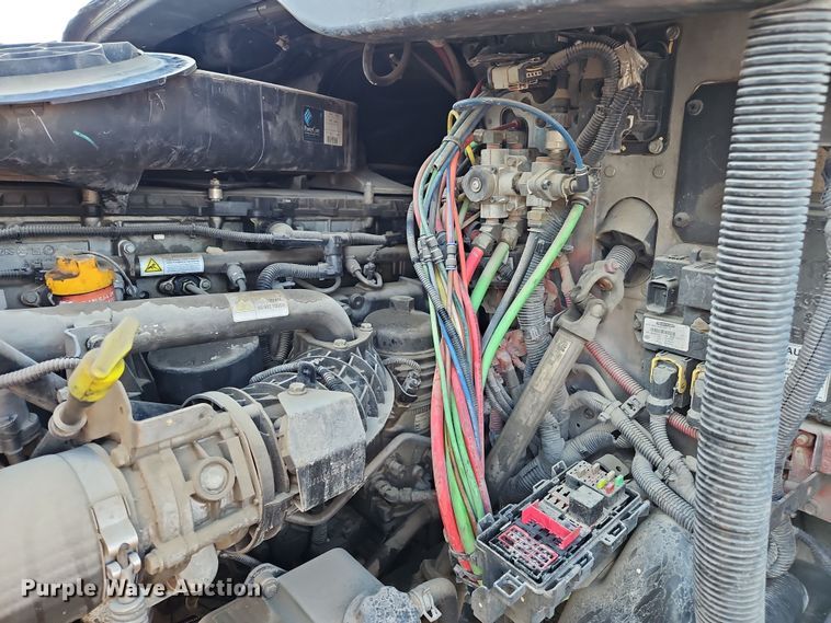 image for item NZ9121 2016 Freightliner Cascadia Evolution  semi truck