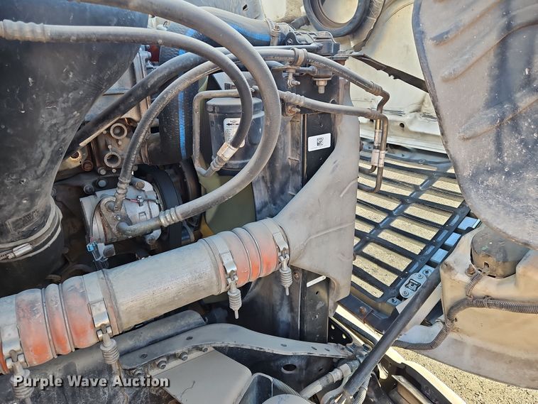 image for item NZ9121 2016 Freightliner Cascadia Evolution  semi truck