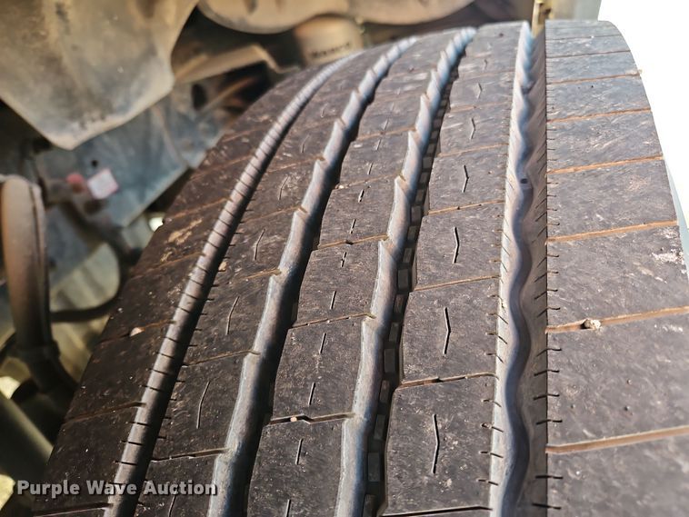 image for item NZ9121 2016 Freightliner Cascadia Evolution  semi truck