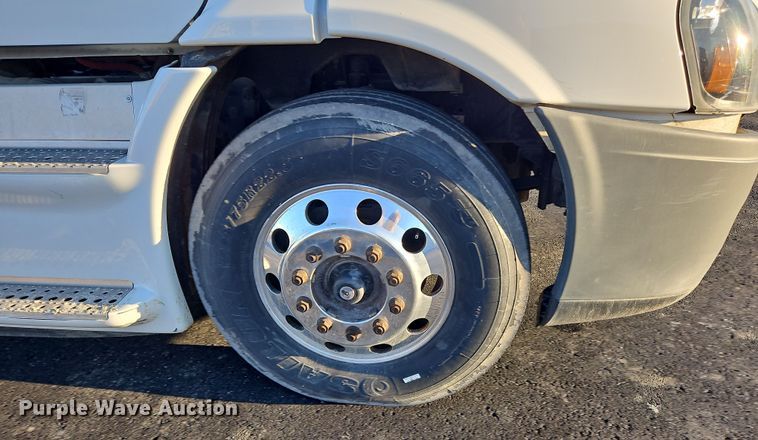 image for item NZ9121 2016 Freightliner Cascadia Evolution  semi truck