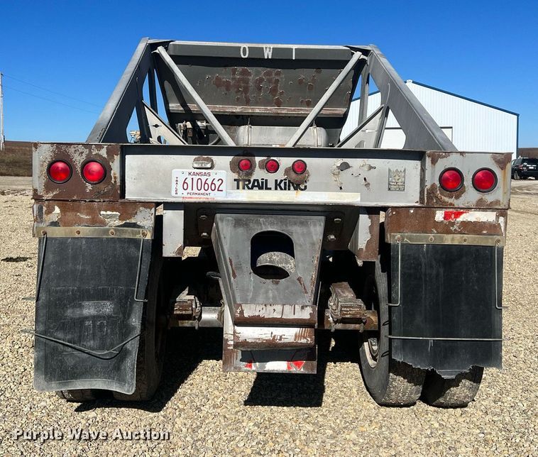 image for item OA9227 2004 Trail King TKBD22-402  bottom dump trailer