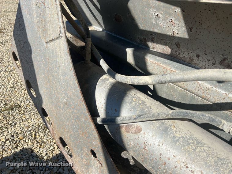 image for item OA9227 2004 Trail King TKBD22-402  bottom dump trailer