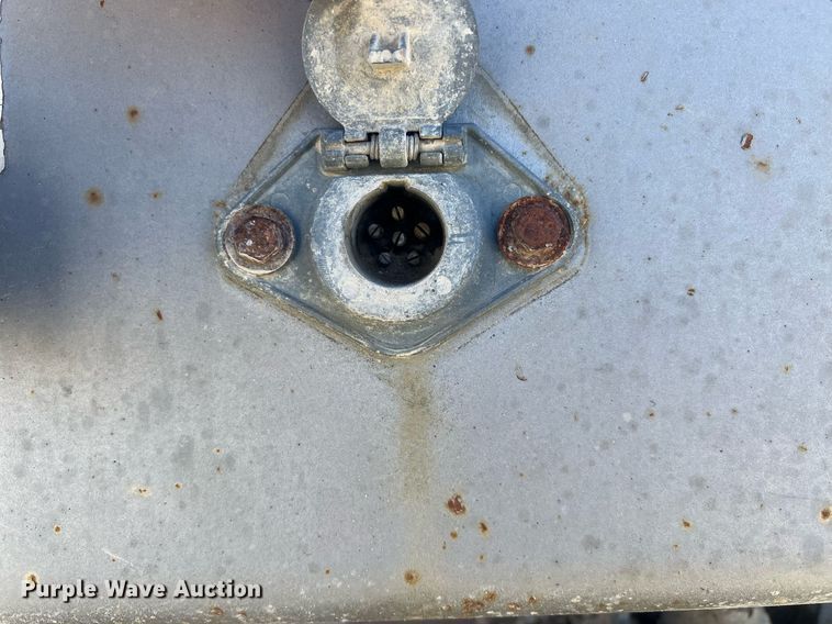 image for item OA9227 2004 Trail King TKBD22-402  bottom dump trailer