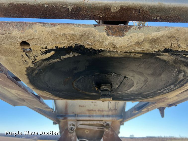 image for item OA9227 2004 Trail King TKBD22-402  bottom dump trailer