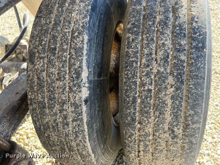 image for item OA9227 2004 Trail King TKBD22-402  bottom dump trailer