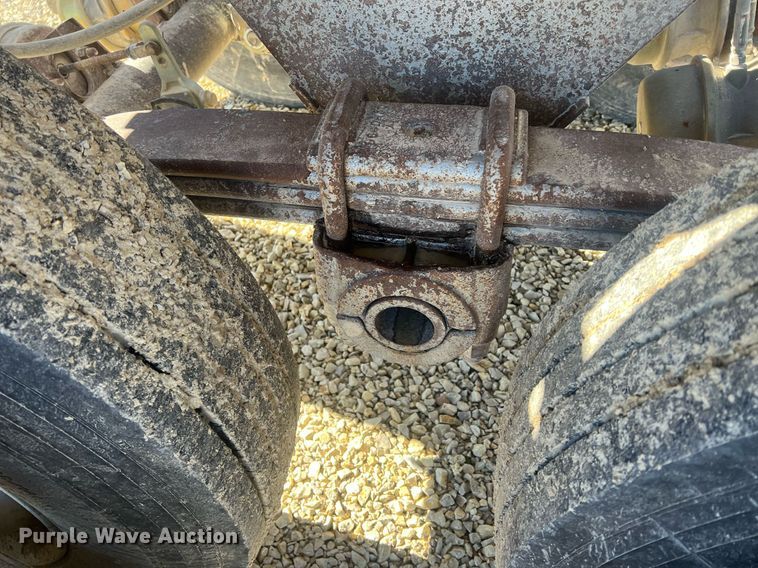 image for item OA9227 2004 Trail King TKBD22-402  bottom dump trailer