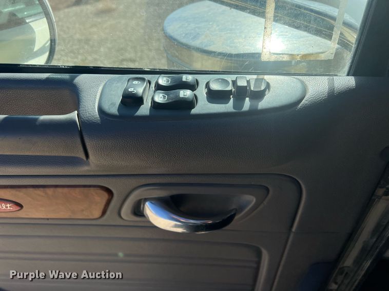 image for item OA9229 2008 Peterbilt 367  semi truck