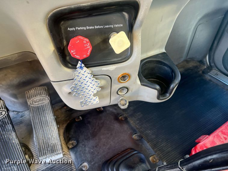 image for item OA9229 2008 Peterbilt 367  semi truck