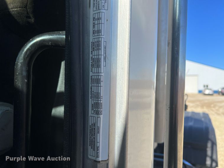 image for item OA9229 2008 Peterbilt 367  semi truck