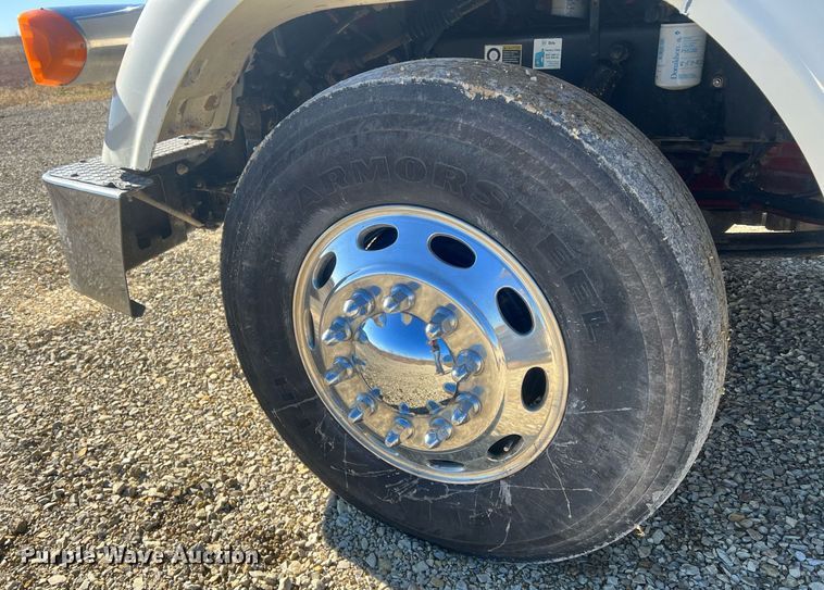 image for item OA9229 2008 Peterbilt 367  semi truck