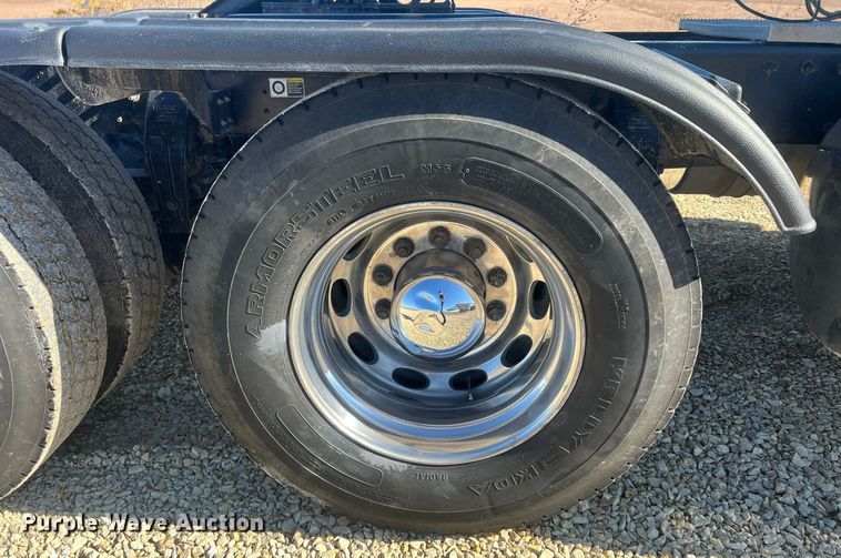 image for item OA9229 2008 Peterbilt 367  semi truck