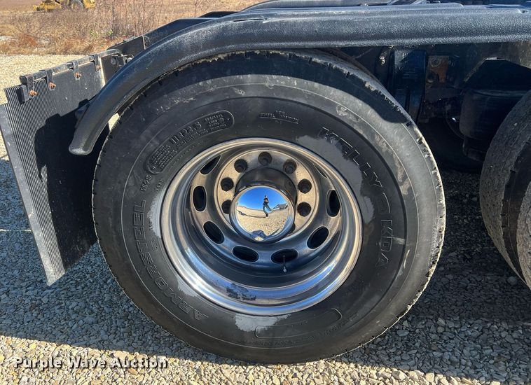 image for item OA9229 2008 Peterbilt 367  semi truck