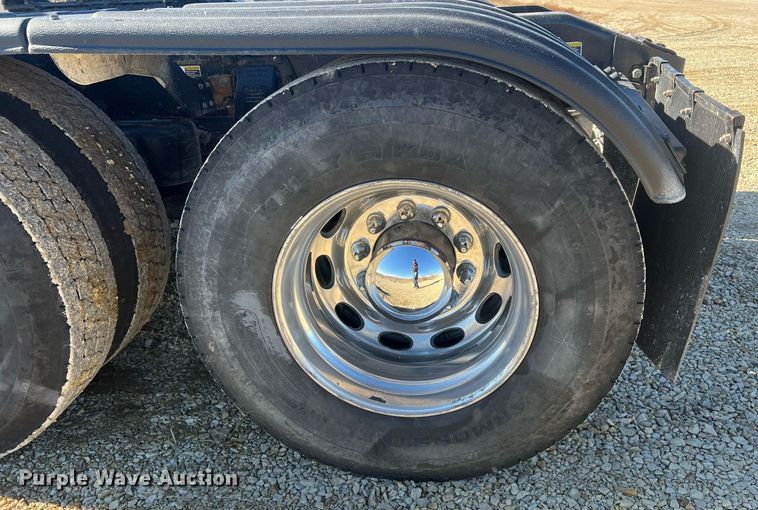 image for item OA9229 2008 Peterbilt 367  semi truck