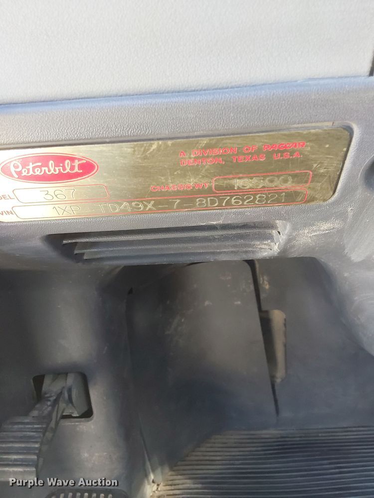 image for item OA9229 2008 Peterbilt 367  semi truck
