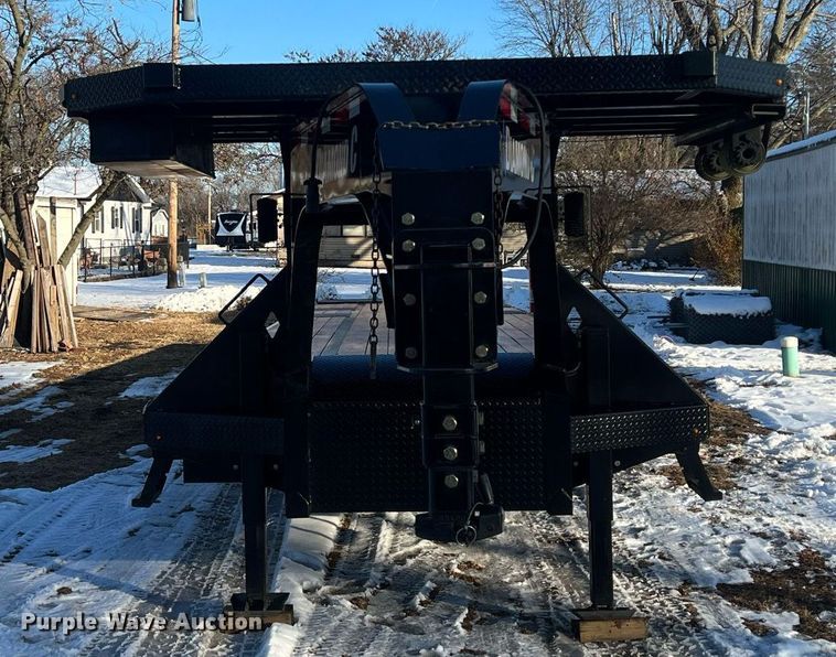 image for item OA9242 2020 Diamond C FMAX216  equipment trailer