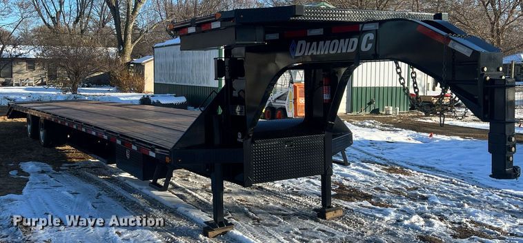 image for item OA9242 2020 Diamond C FMAX216  equipment trailer