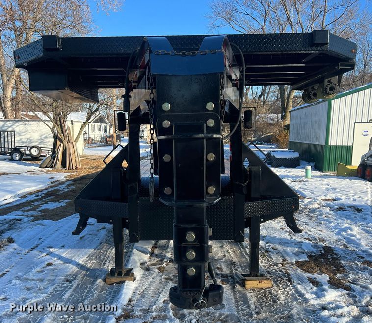 image for item OA9242 2020 Diamond C FMAX216  equipment trailer