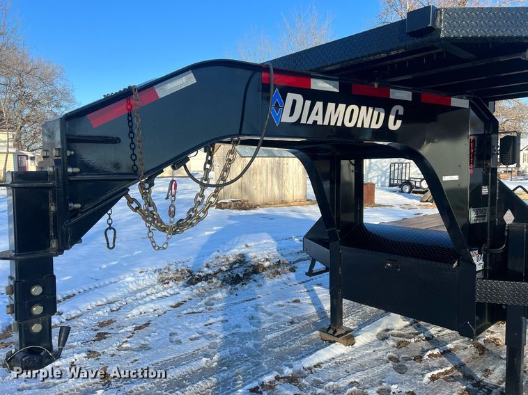 image for item OA9242 2020 Diamond C FMAX216  equipment trailer