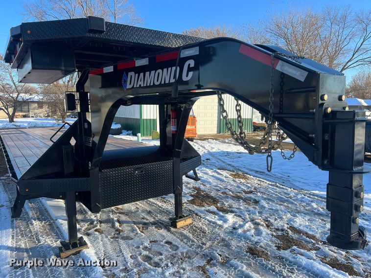 image for item OA9242 2020 Diamond C FMAX216  equipment trailer