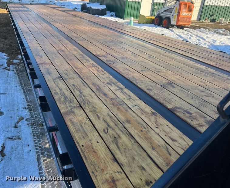 image for item OA9242 2020 Diamond C FMAX216  equipment trailer